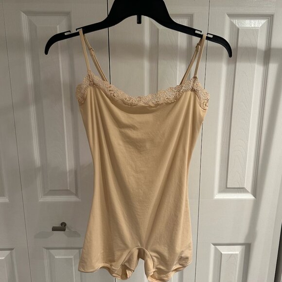 SKIMS Medium Nude Fits Everybody Onesie - Picture 3 of 5